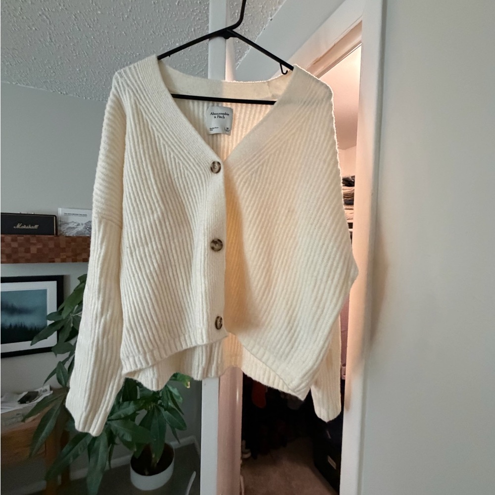 Abercrombie and Fitch Cream Cardigan